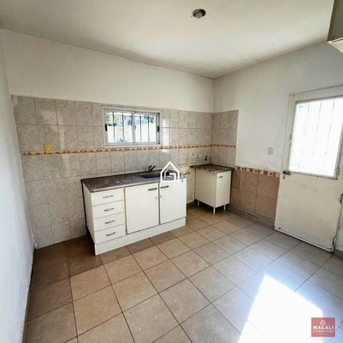 Casa en VENTA Juan B Justo, Tandil 100m², 2 dorm, 2 baños, garage