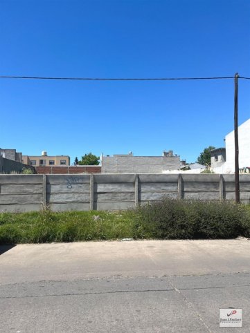 Lote en venta 495m² en Las Malvinas