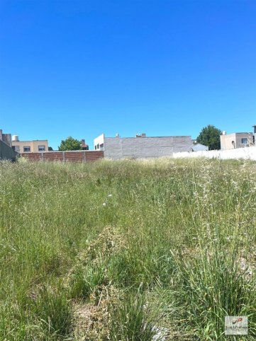Lote en venta 495m² en Las Malvinas
