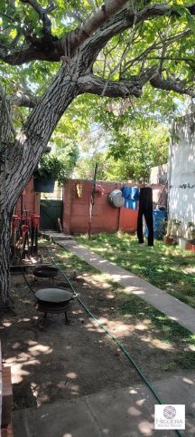 Casa 2 dorm, 75m² con garage — Montiel
