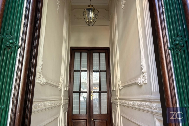 Casa en venta en pleno centro - Yrigoyen al 600