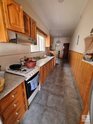 Casa 2 dorm, 140m² con pileta y quincho — Av. Dorrego
