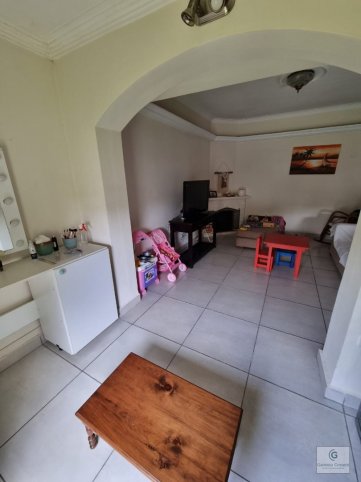 Casa 2 dorm, 140m² con pileta y quincho — Av. Dorrego