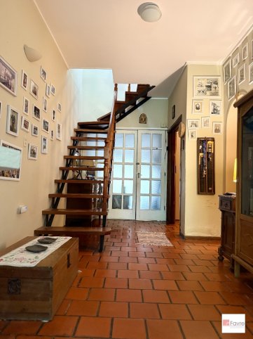 Casa 4 dorm, 240m² con cochera y patio — Pasaje Primero de Mayo