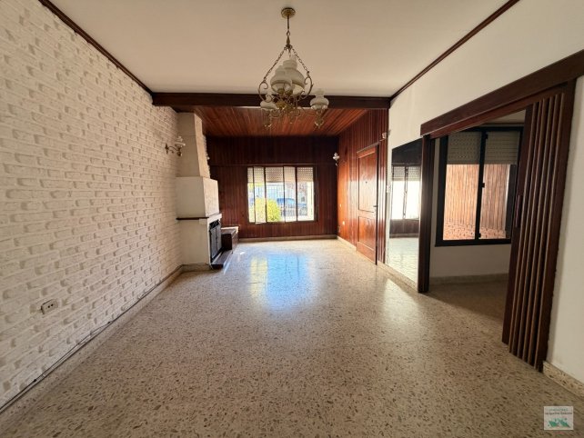 Casa 3 dorm, 200m² con garage — Alsina al 400