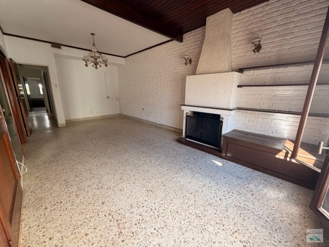 Casa 3 dorm, 200m² con garage — Alsina al 400