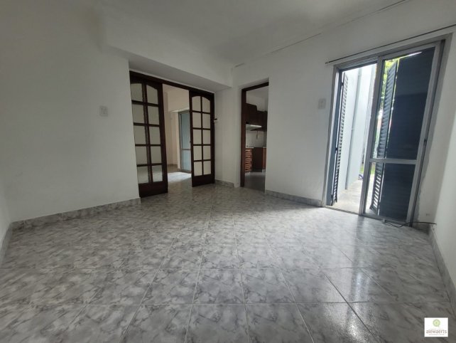 Casa en Venta en Avenida Balbin 1157, 213m², 2 dorm, 1 baño
