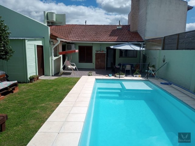Casa 3 dorm, 129m² con garage — Rivas