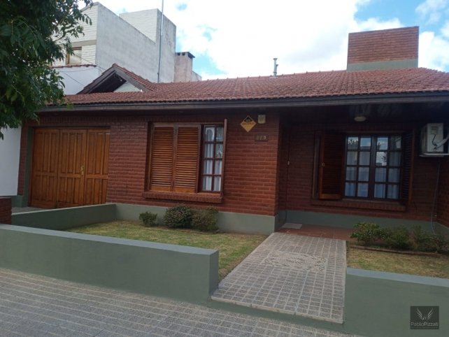 Casa 3 dorm, 129m² con garage — Rivas