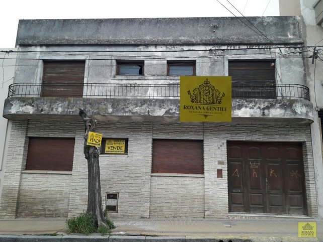 Casa 6 amb, 180m² en pleno centro — Alem 300