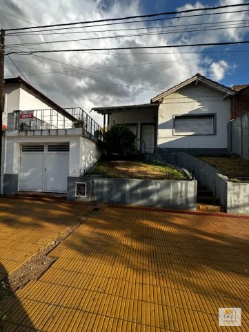 Casa en Venta Av. Avellaneda 1315, 120m², 3 dorm, 2 baños, garage