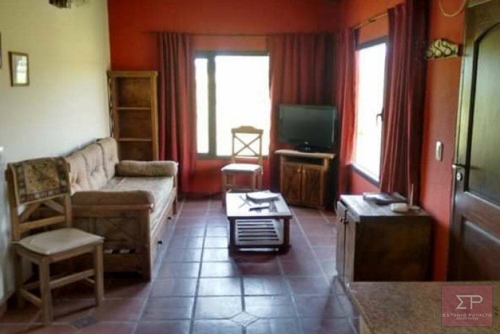 Casa quinta en zona El Paraiso, 80m², 2 dorm, 1 baño, 3 coch.