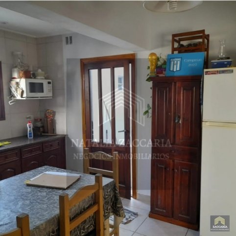 Casa en impecable estado, 104m², 2 dorm, 1 baño, 2 coch.