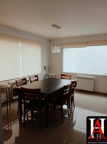 Casa 4 dorm, 321m² en Parque Bicentenario con cochera