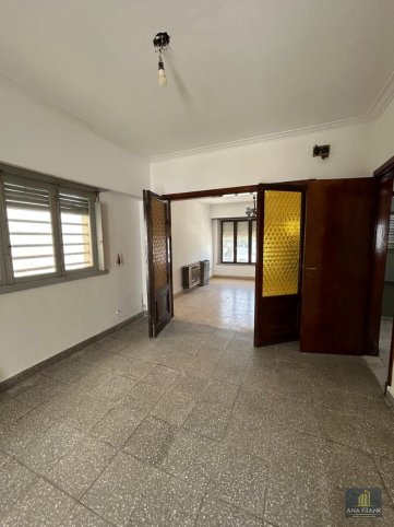 Casa reciclada 2 dorm, 100m² con garage — Artigas 85