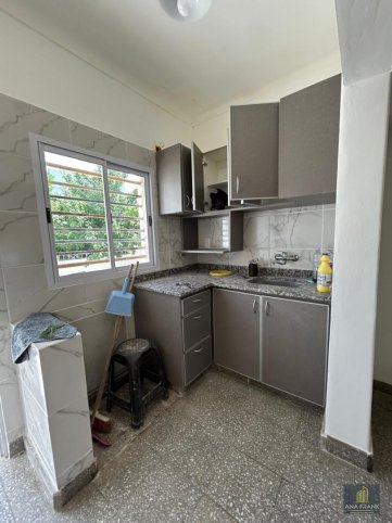 Casa reciclada 2 dorm, 100m² con garage — Artigas 85