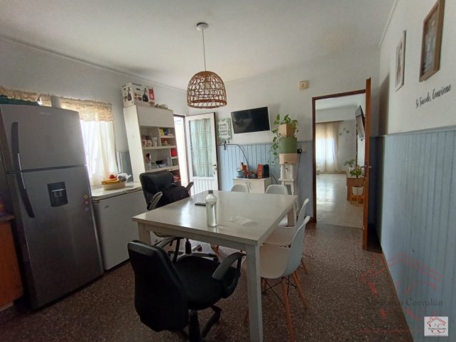 Casa en Cabral 962, 4 dorm, 2 baños, amplio lote
