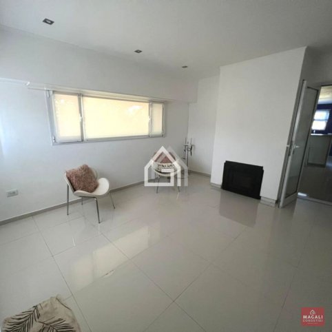 Casa en Cerro Leones, 120m², 2 dorm, 1 baño, garage