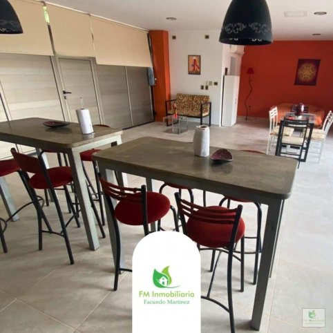 Casa 1 dorm, 3165m² con pileta — Centinela
