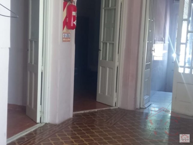Casa a reciclar, 8 dorm, 3 baños — 4 de abril 1365