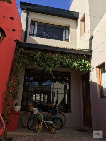 Casa en Ayacucho, 200m², 3 dorm, 4 baños, garage para 2