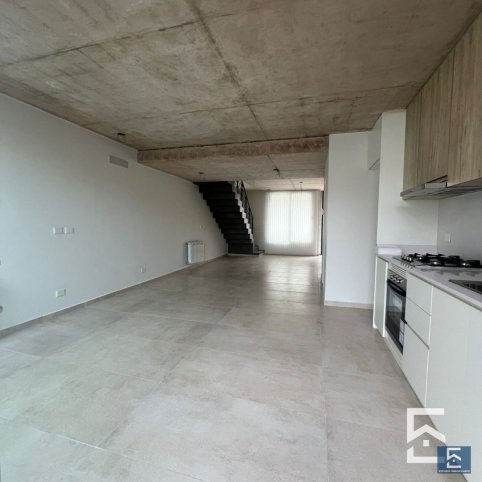 Dúplex en venta 4 de Abril 100, 112m², 2 dorm, 2 baños, cochera, piscina