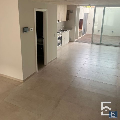 Dúplex en venta 4 de Abril 100, 112m², 2 dorm, 2 baños, cochera, piscina