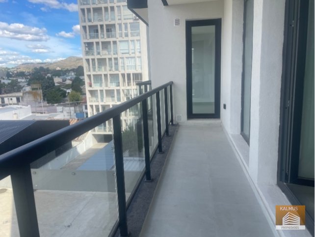 Depto 2 dorm, 96m² con cochera — Centro