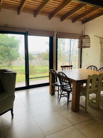 Casa 5 dorm, 190m² frente al Paseo del Bicentenario