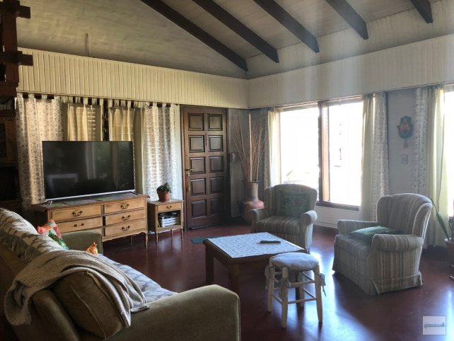 Casa 3 dorm, 230m² con pileta — Av. Avellaneda