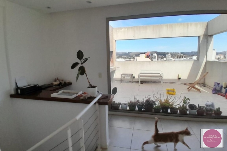Depto 2 dorm, 90m² con cochera — Av. Santamarina
