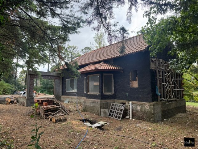 Casa en venta en Juan Manuel de Rosas 1500, lote con construcción a terminar, 70m²