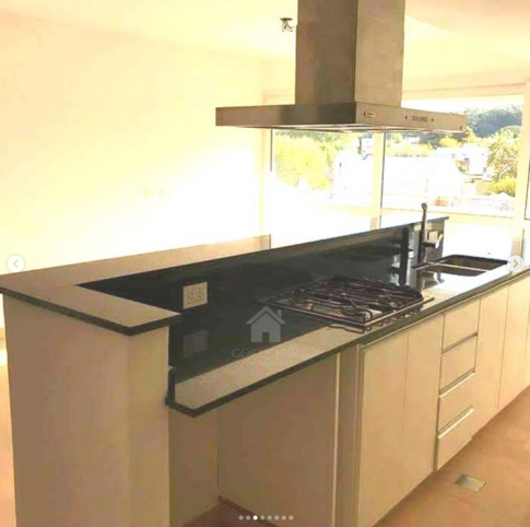 Depto 2 dorm, 100m² con cochera y ascensor — Garibaldi y Alberdi