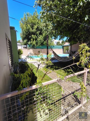 Casa en Saavedra al 1500, 3 dorm, 2 baños, pileta y quincho