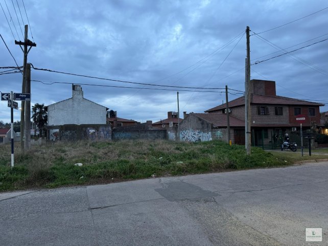 Lote en barrio mirage de 315.49m²