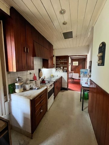 Casa 4 dorm, 181m² con pileta y quincho — Chile 464
