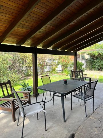Casa 4 dorm, 181m² con pileta y quincho — Chile 464