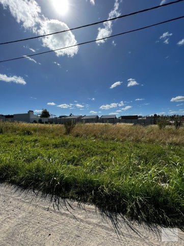 Lote en venta 300m² en Jujuy y Riato