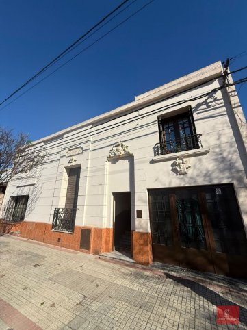 Casa 2 dorm, 164m² en Alem 1176 — Excelente propiedad