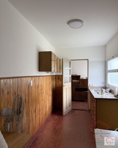 Depto en planta baja 3 dorm, 2 baños, garage — Avenida Falucho 977