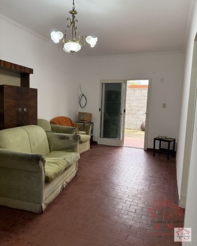 Depto en planta baja 3 dorm, 2 baños, garage — Avenida Falucho 977
