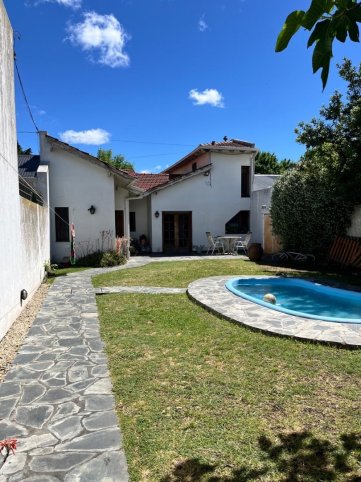 Casa 3 dorm, 190m² con pileta y garage — 14 de Julio