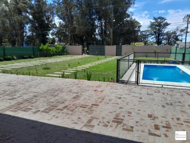 Casa quinta 3 dorm, 100m² con pileta y parque — La Merced