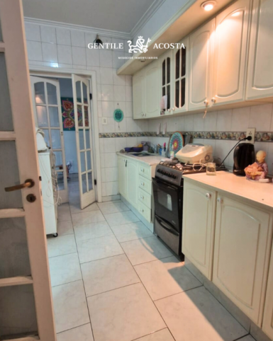 Casa 3 dorm, 192m² con cochera — Pellegrini