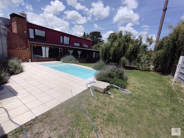 Quinta 2 dorm, 180m² con garage — Mendoza 320