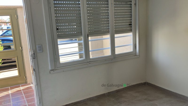 Casa 2 dorm, 133m² con garage — Antartida Argentina
