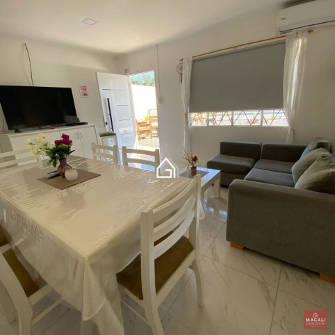 Casa quinta en venta, 1320m², 2 dorm, 1 baño, 3 cocheras