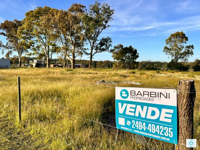 Lote en venta 800m² en barrio semi cerrado con vistas