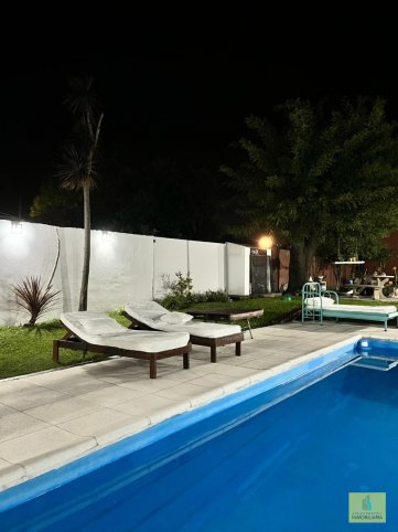 Casa 3 dorm, 150m² con pileta — Pasaje Balcarce