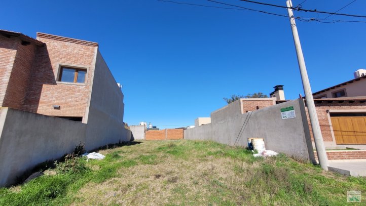 Lote de 313m² en Barrio Mirage, listo para construir